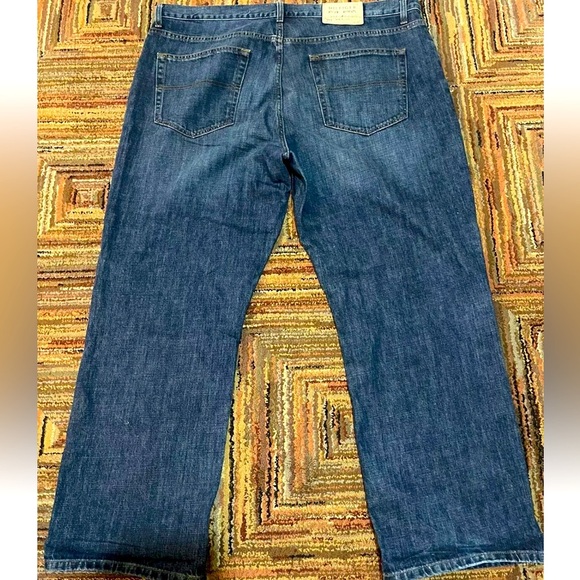 Tommy Hilfiger Mens 40 x 30 Denim Blue Freedom Jeans Distressed Dark Wash - Picture 2 of 6